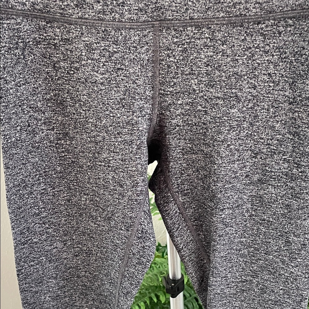 lululemon athletica High-Rise Gray Heather Leggings - Picture 4 of 4